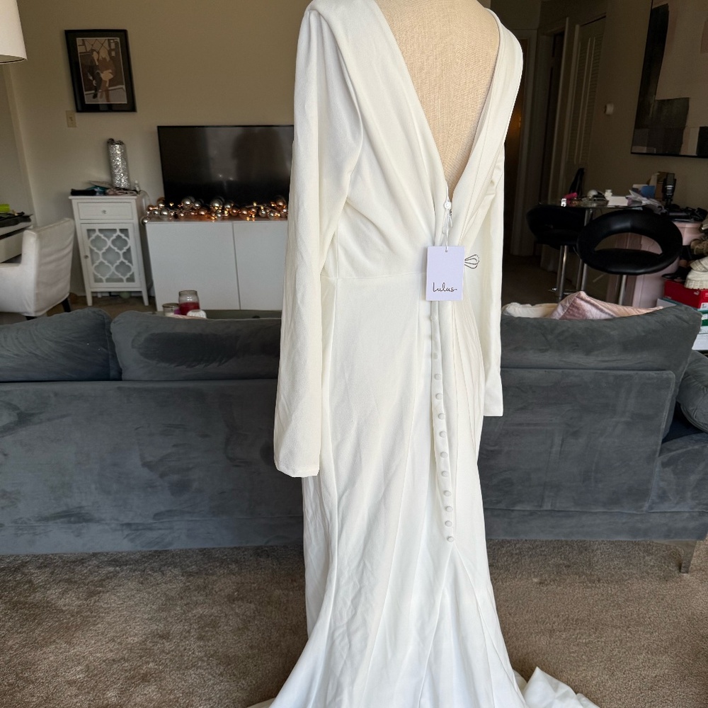 PLUS NWT bridal Lulu's dress